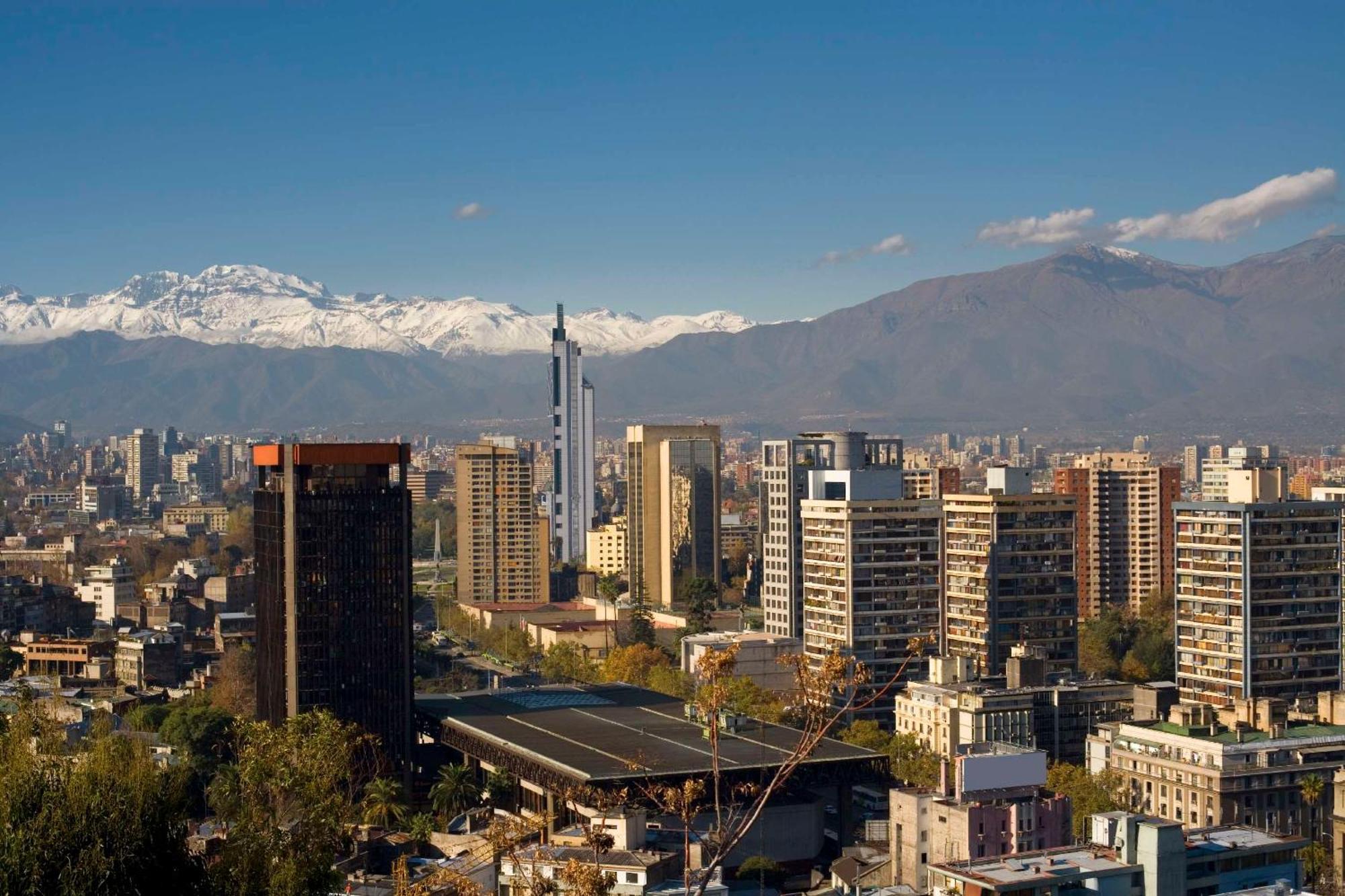Отель Nh Collection Plaza Сантьяго Экстерьер фото Santiago skyline